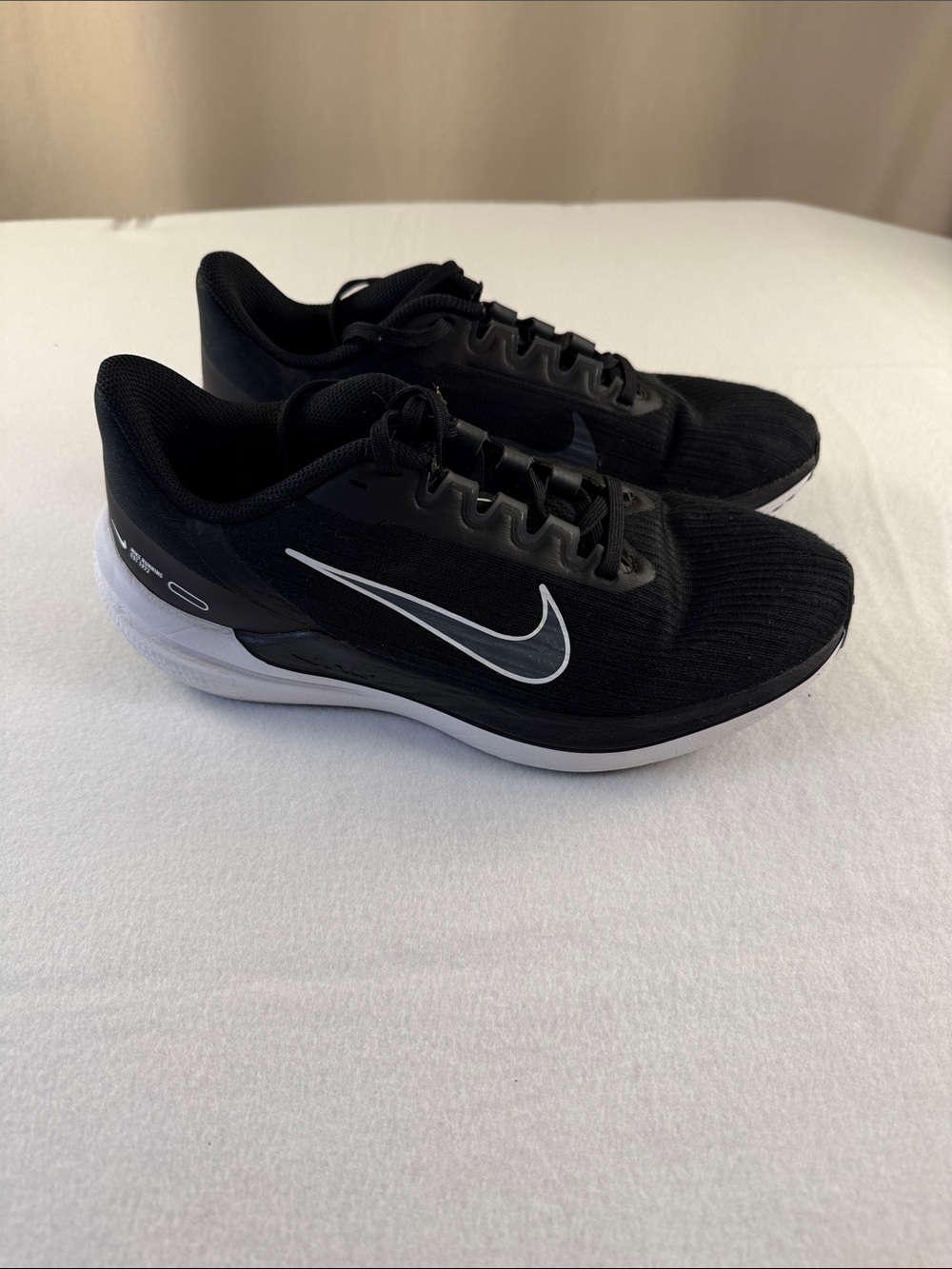 Nike Womens Athletic Running Shoes - Black/White